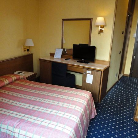 Hotel Giardino Arona Εξωτερικό φωτογραφία