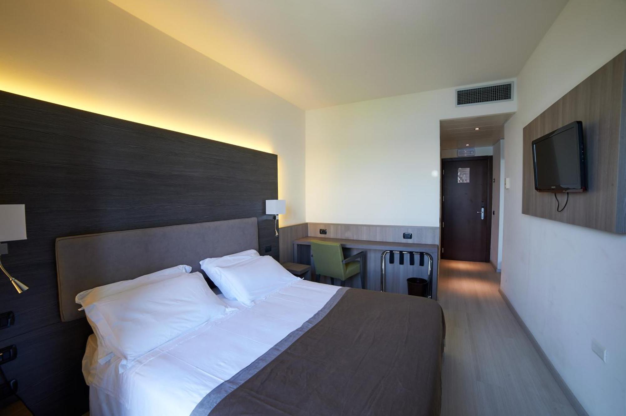 Hotel Giardino Arona Εξωτερικό φωτογραφία