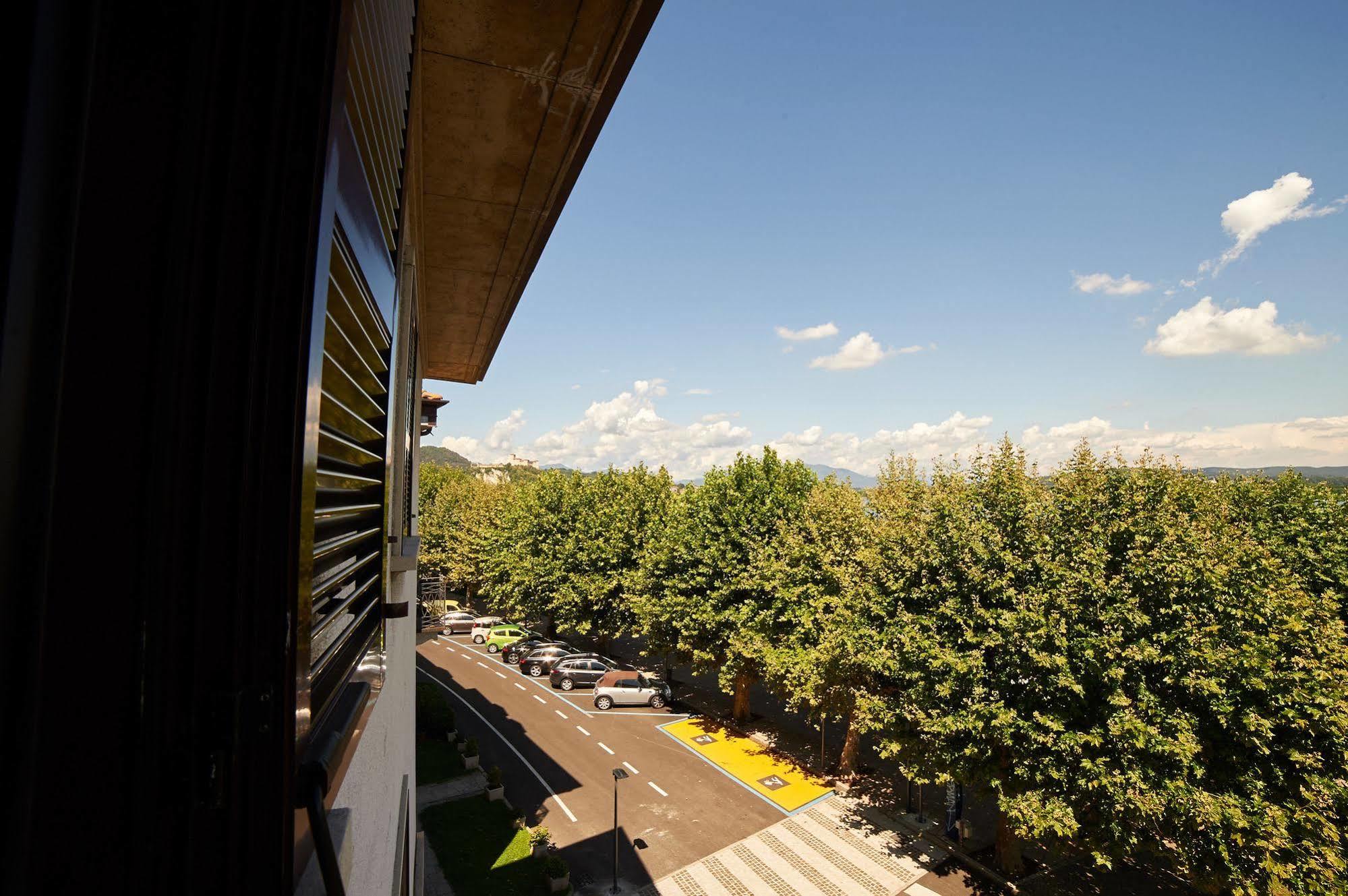 Hotel Giardino Arona Εξωτερικό φωτογραφία